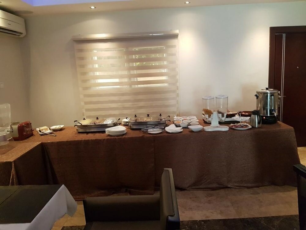 Фото Отель Check Inn Abuja