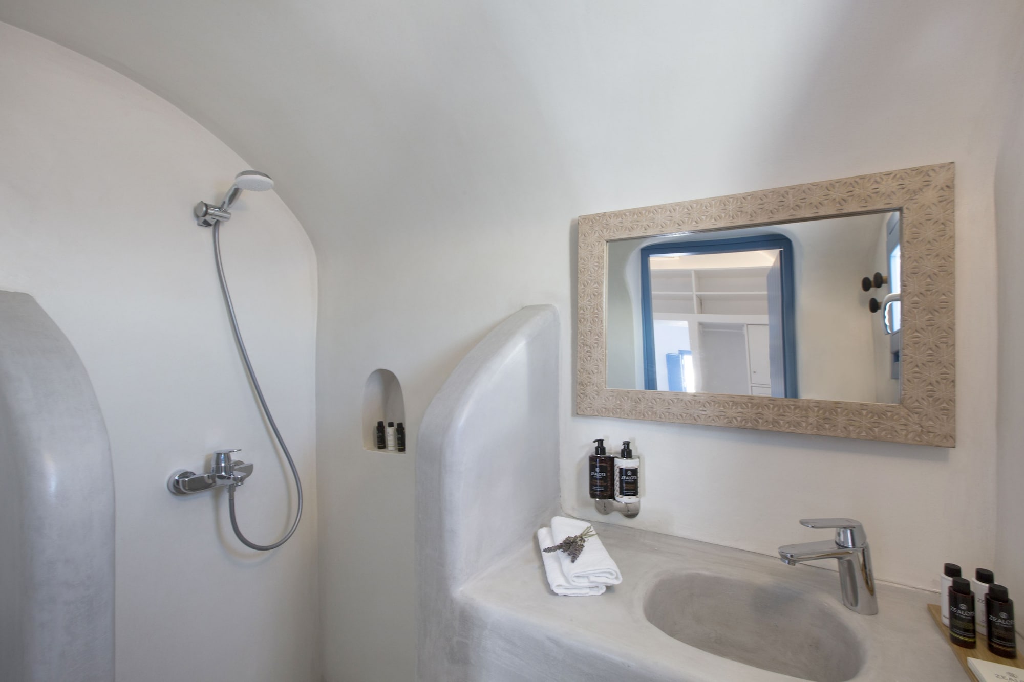 Фото Akrotiri Cove