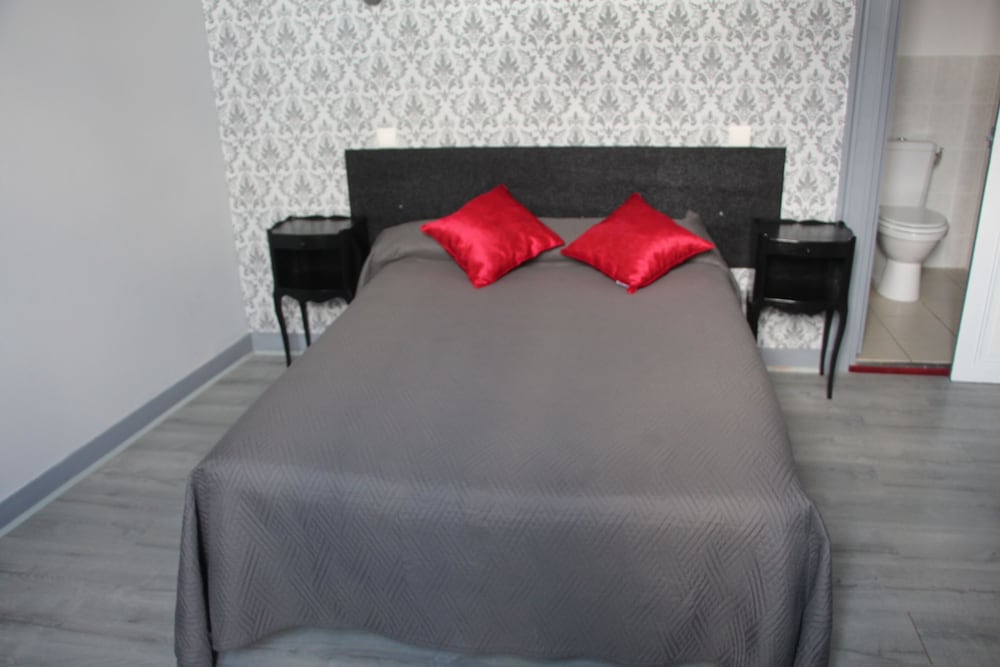 Фото Hotel Au Chapon Fin