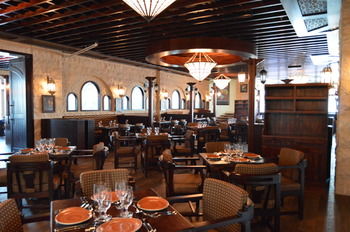 Фото Ramada by Wyndham Manama City Centre