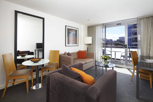 Фото Adina Apartment
