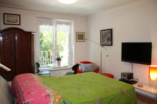 Фото GoVienna - Charming Studio