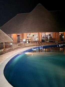Гостиница Le Petit Village Hotel в Кампале