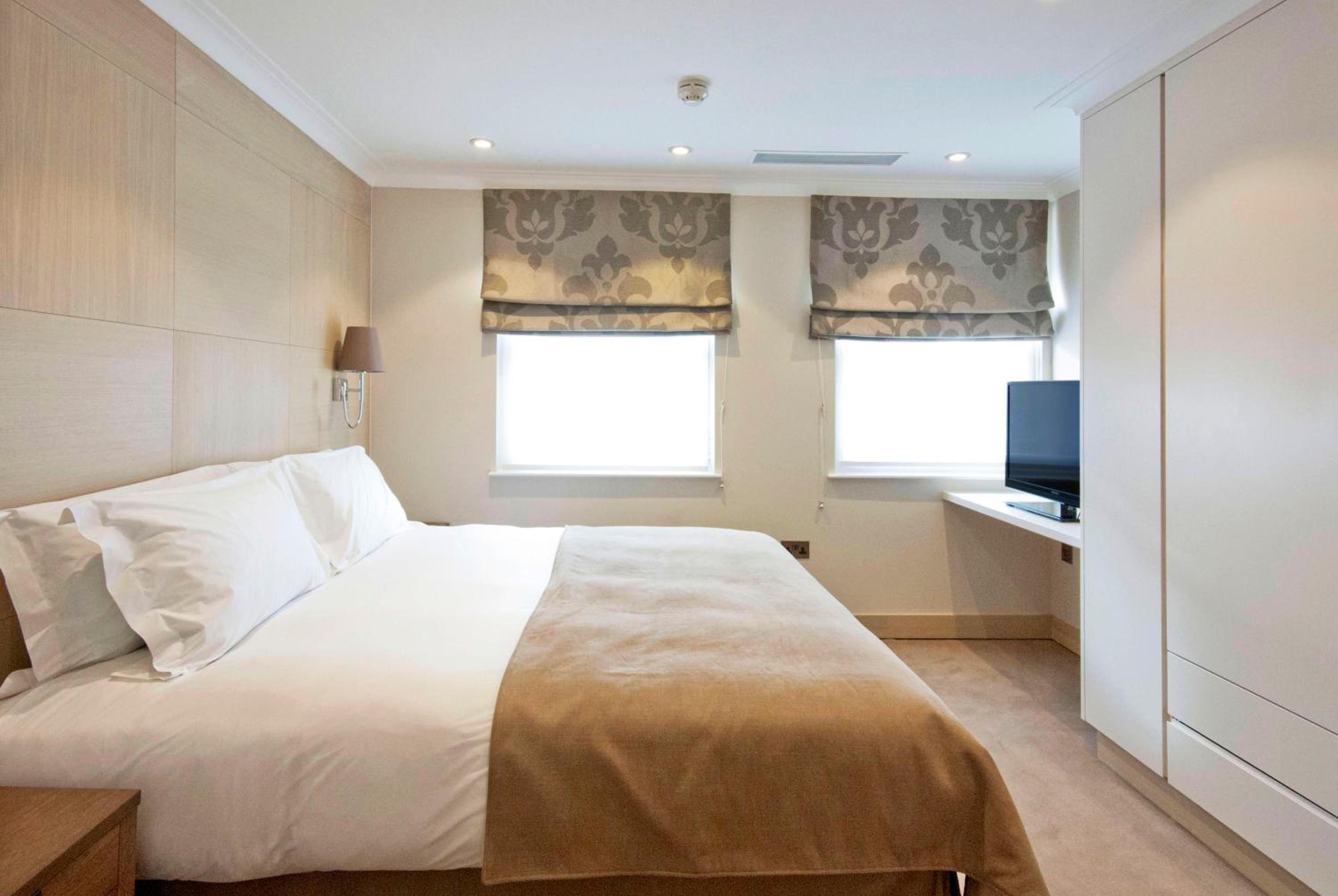 Фото Claverley Court