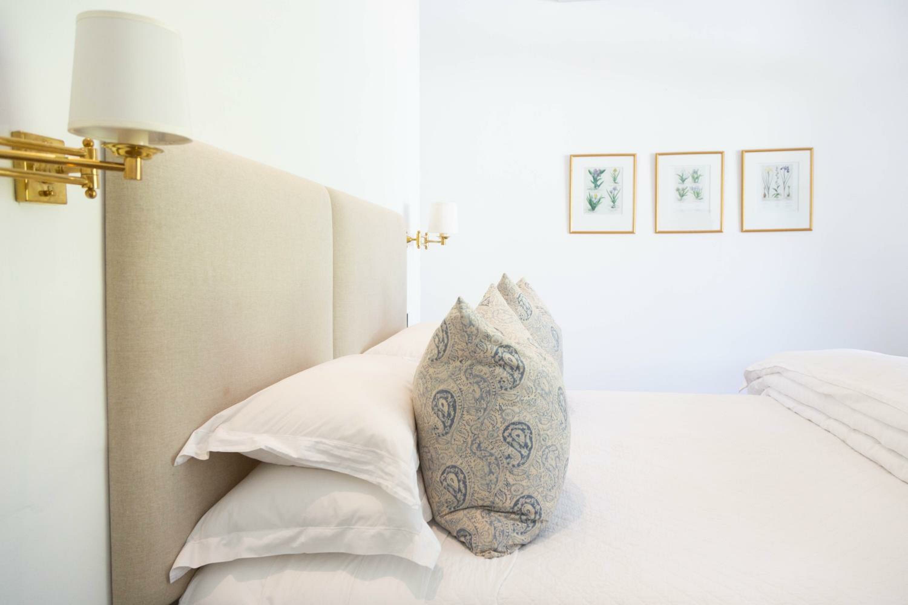 Фото Lily Pond House at Le Lude