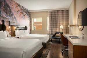 Hotel Indigo Naperville Riverwalk (Pennsylvania, Huntingdon County, Water Street), hotel