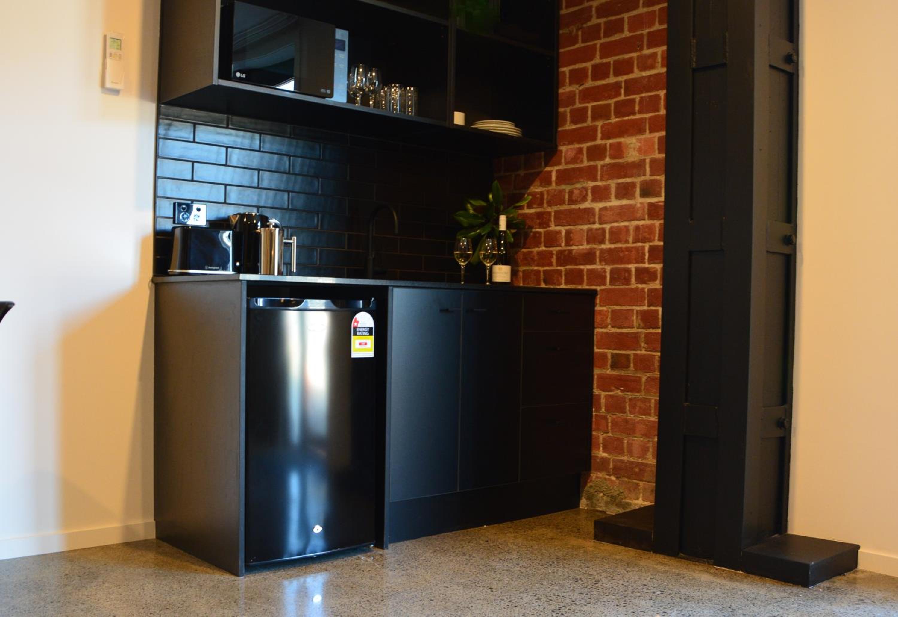 Фото Southwark Hotel & Apartments