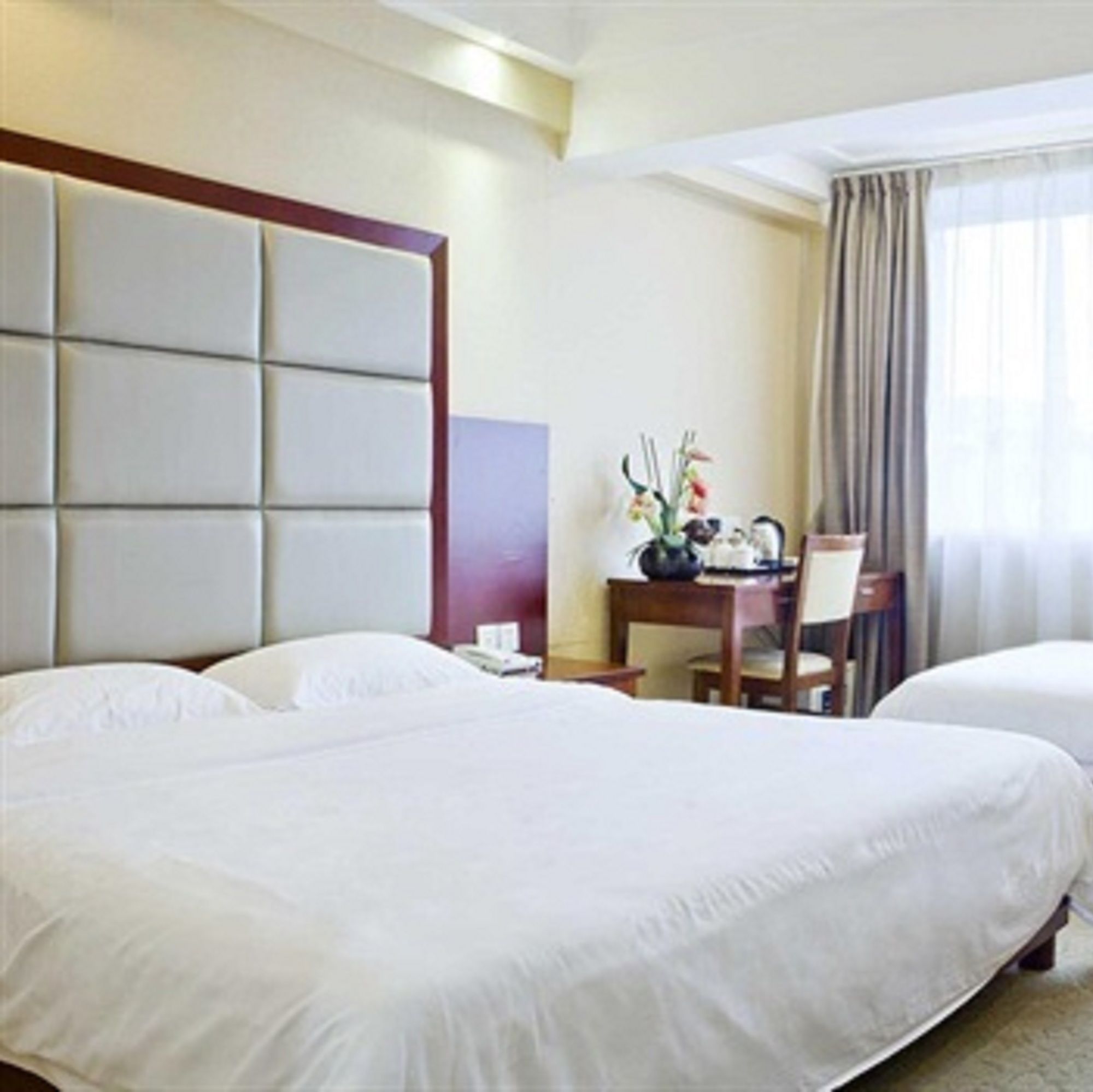 Фото Paco Hotel Guangzhou Jiangtai Road Metro Branch