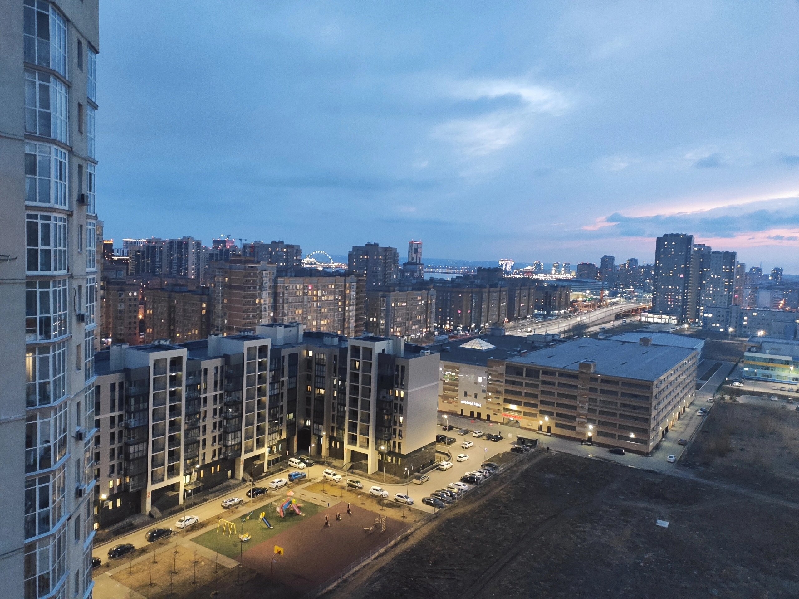 Фото Видовые апартаменты с парковкой около набережной и аквапарка Ривьера