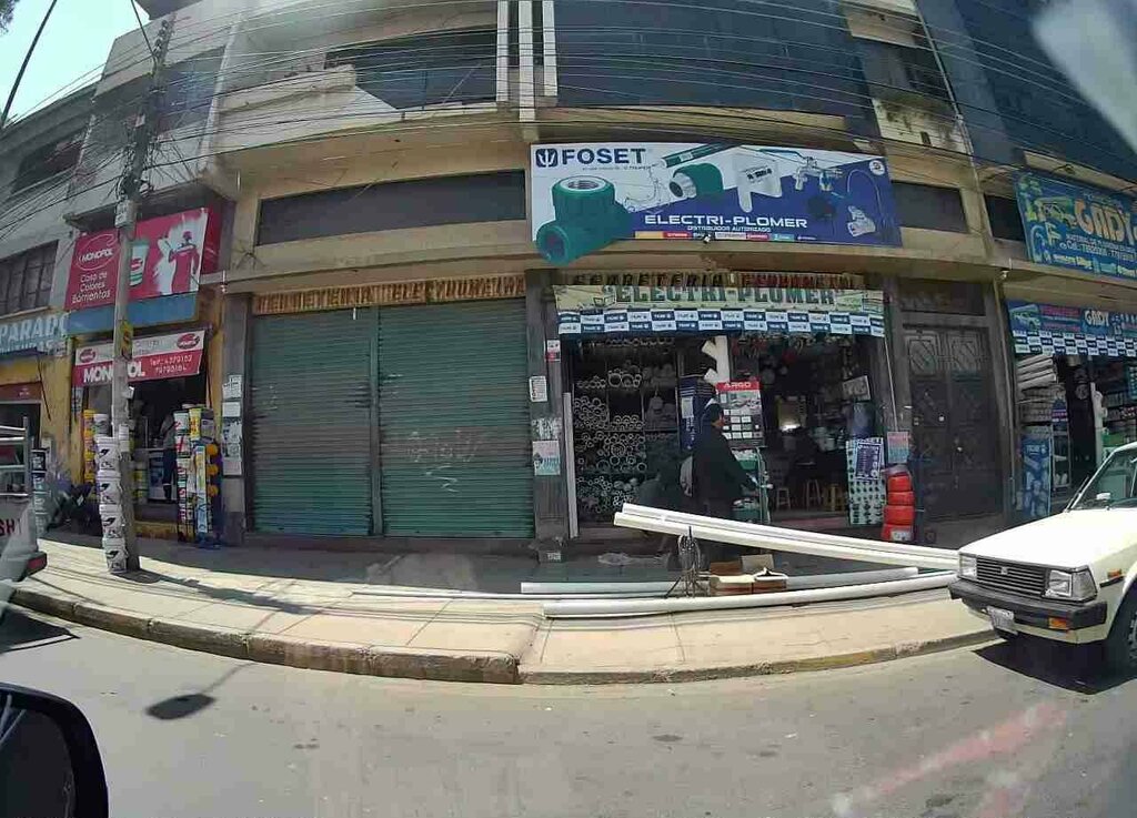 Hardware store Ferreteria Luiplast, Cochabamba, photo