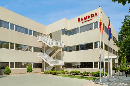 Гостиница Ramada by Wyndham Madrid Tres Cantos