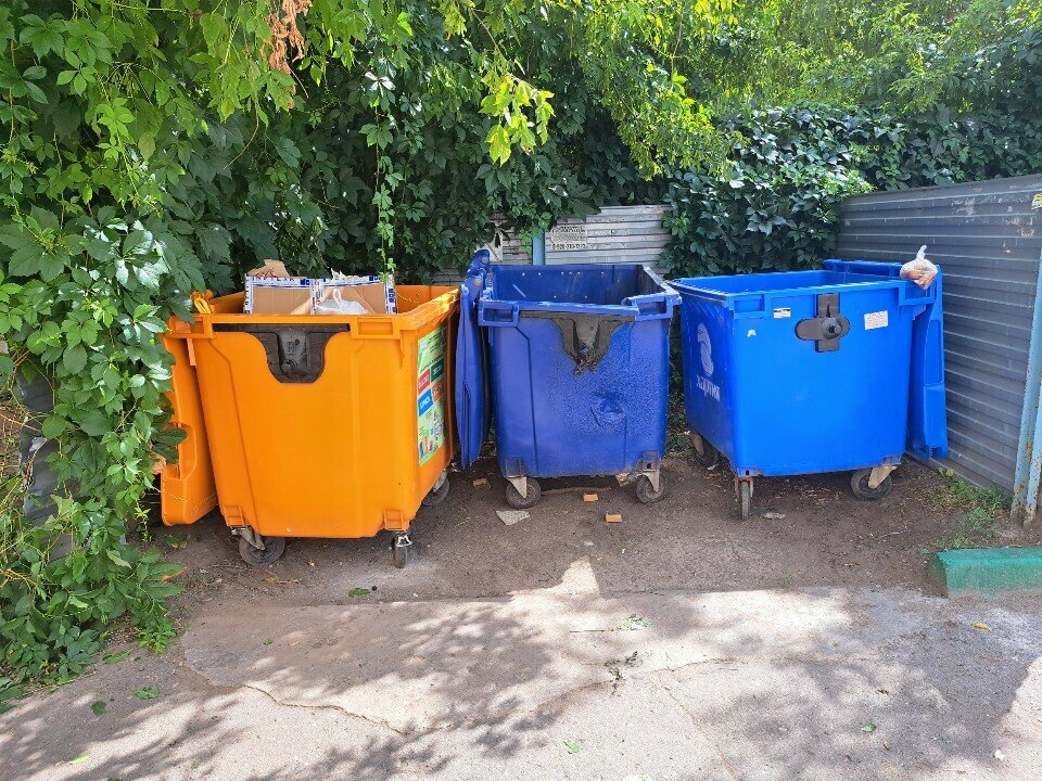 Trash and garbage disposal area Пункт приема бумаги, пластика, Tula, photo