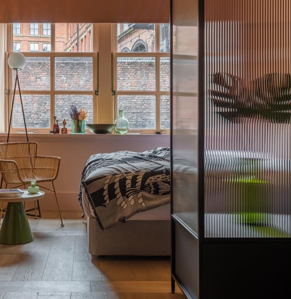 Фото Whitworth Locke