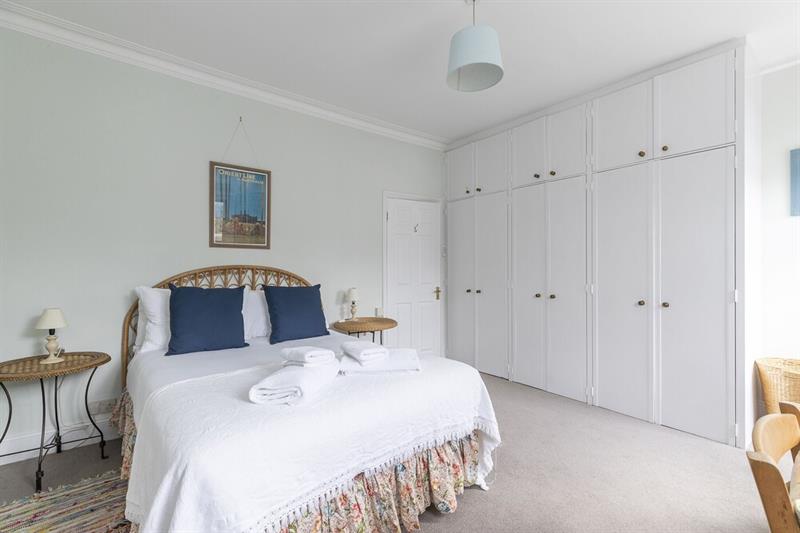 Фото Altido Charming 3 bed house with a rooftop terrace