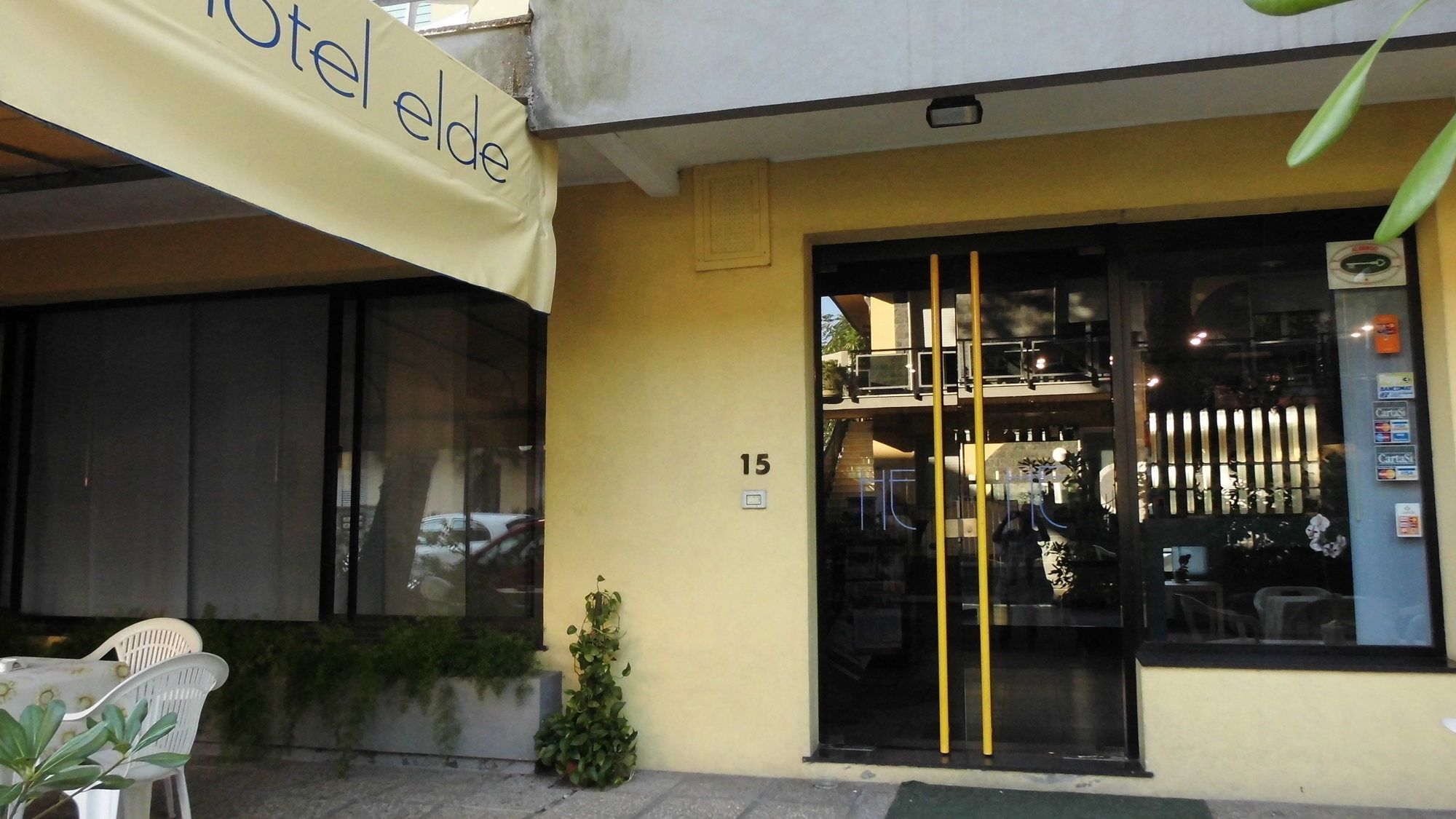 Фото отеля 1