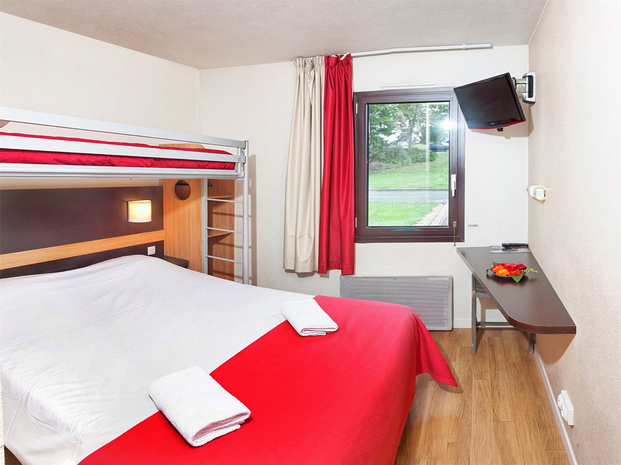 Фото Hôtel Inn Design Chartres Resto Novo