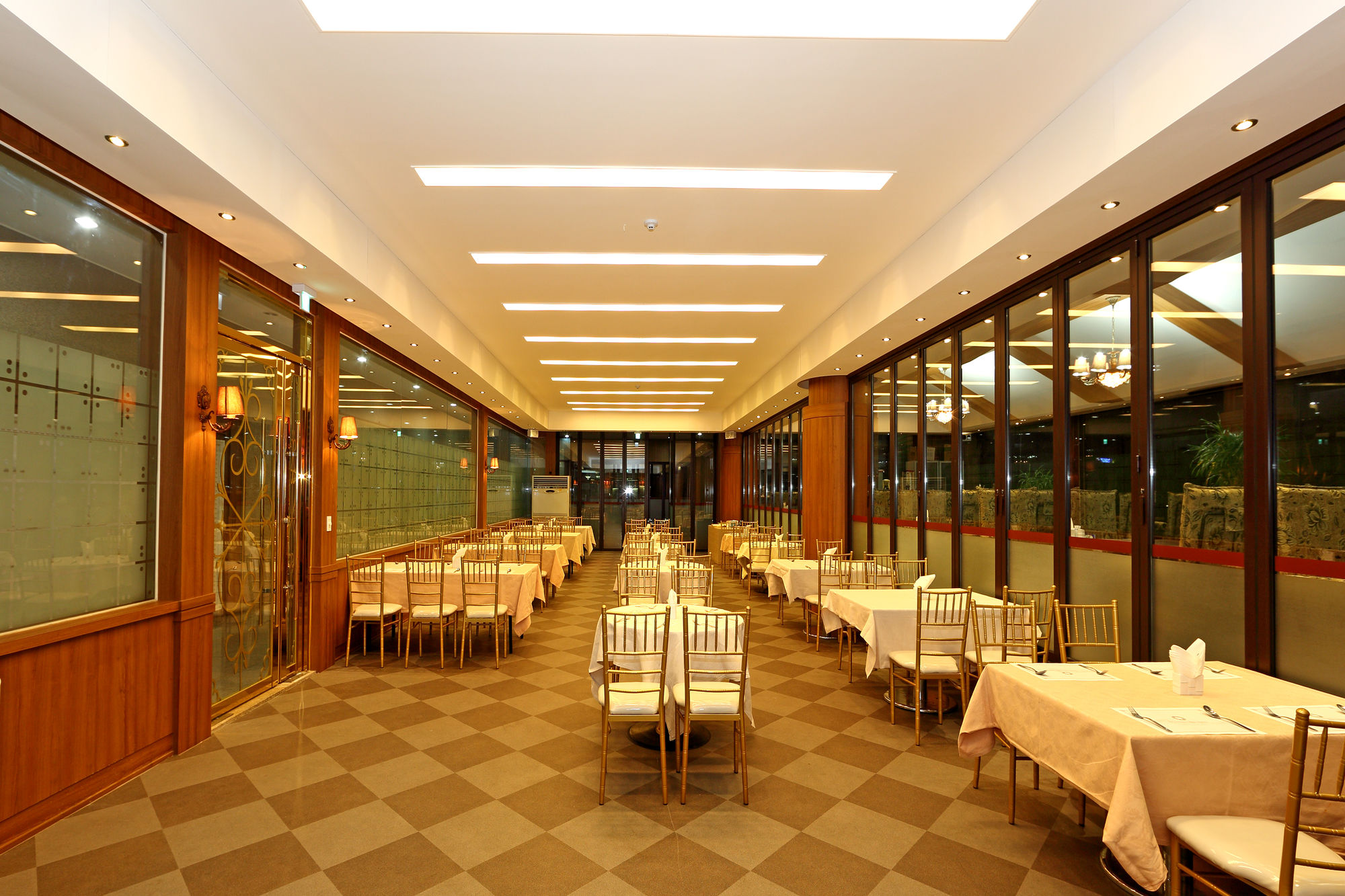 Фото Chuncheon Bears Hotel