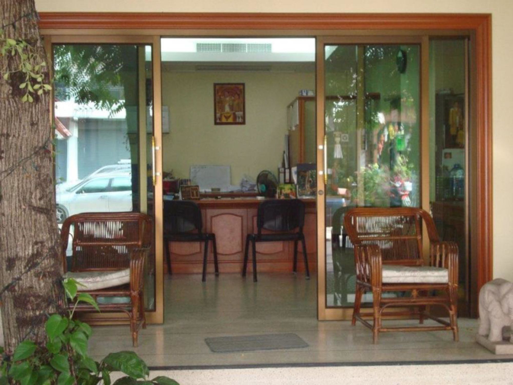 Фото Safe House Court