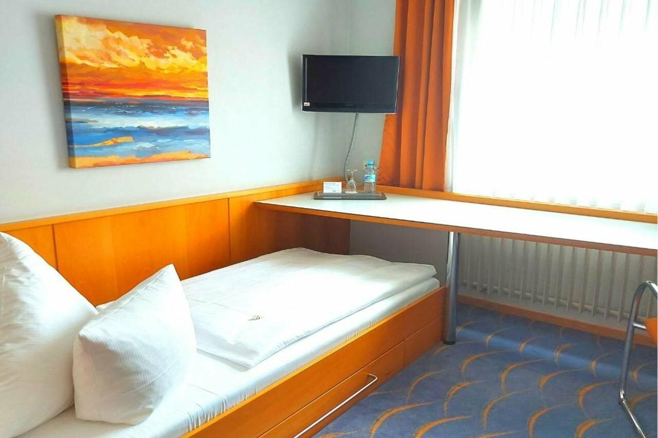 Фото 143120973296