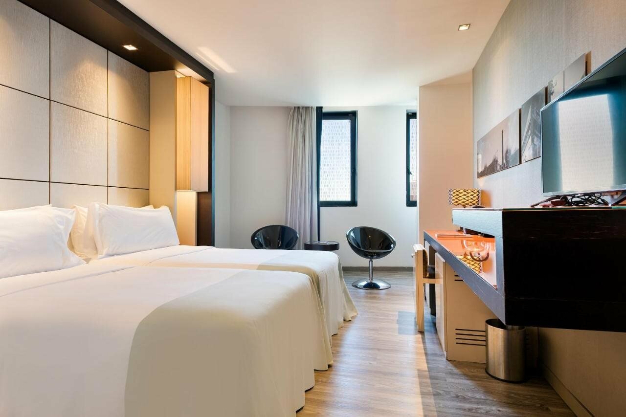 Фото Hotel Barcelona Condal Mar Affiliated by Meliá