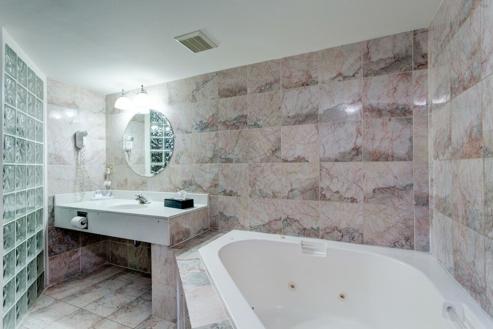 Фото University Hotel & Suites