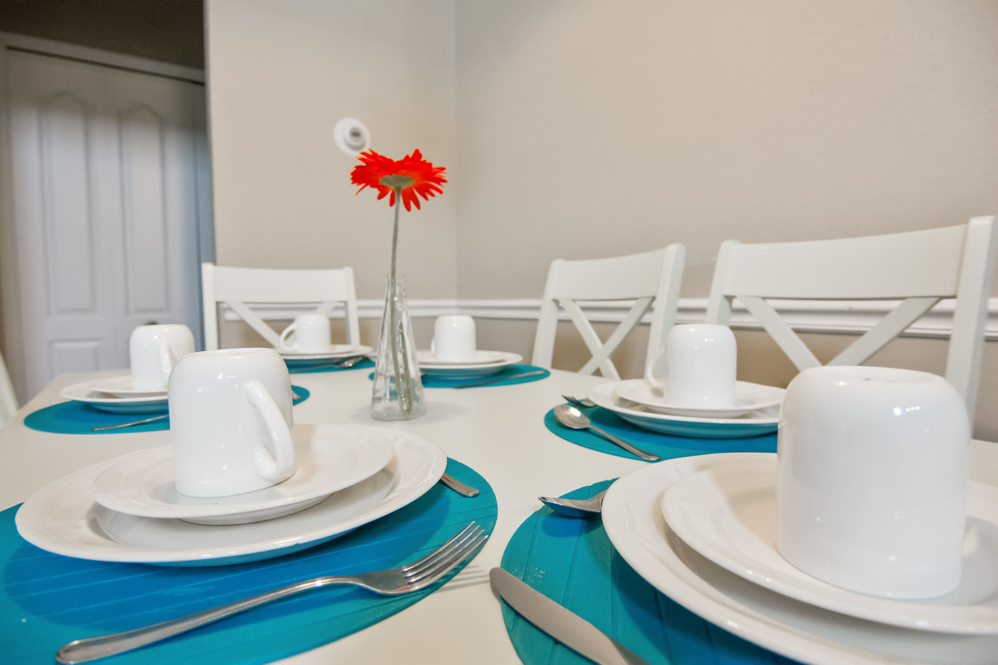 Фото Runaway Beach Club Resort