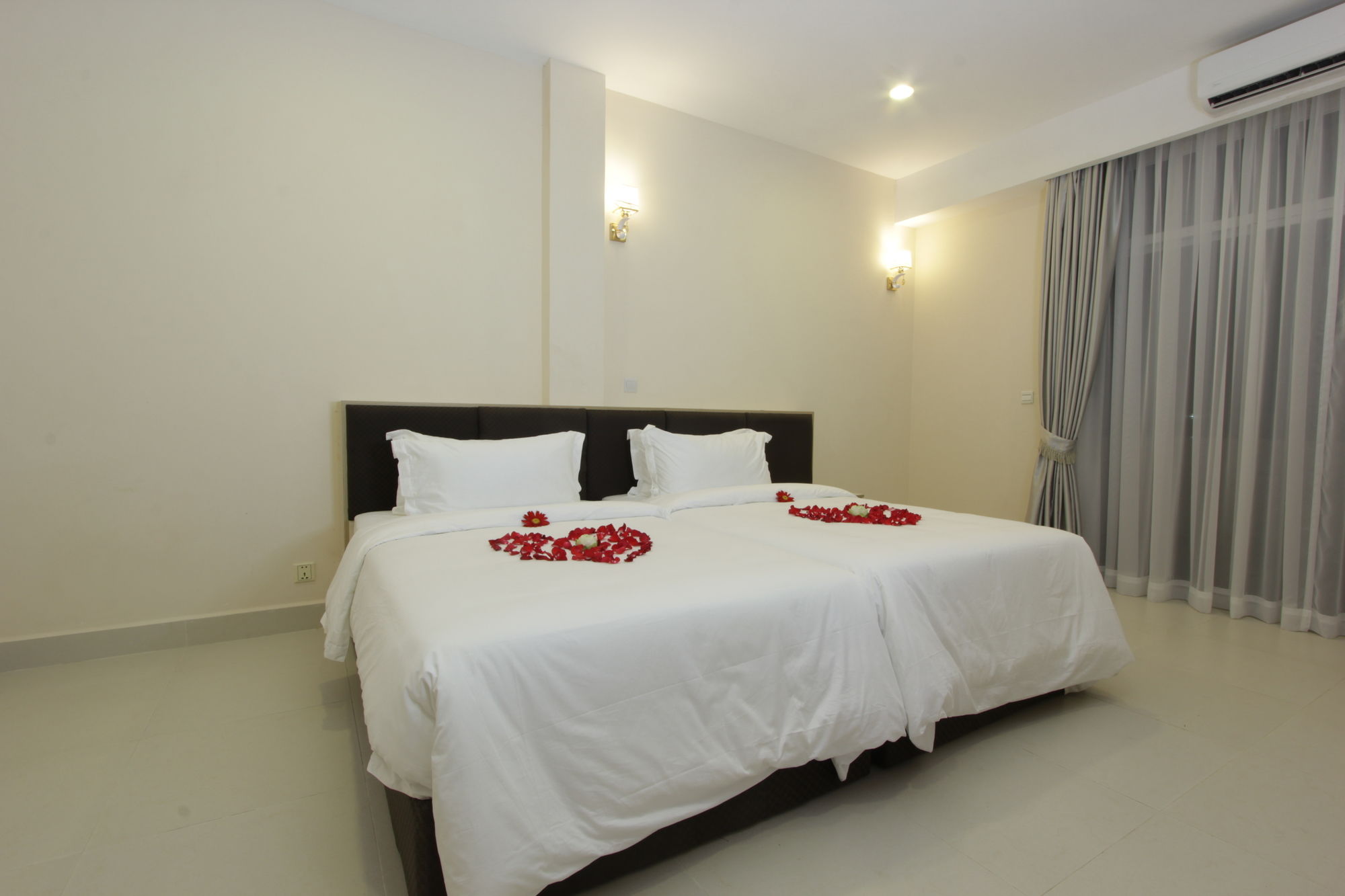 Фото Yazhou Foryou Hotel