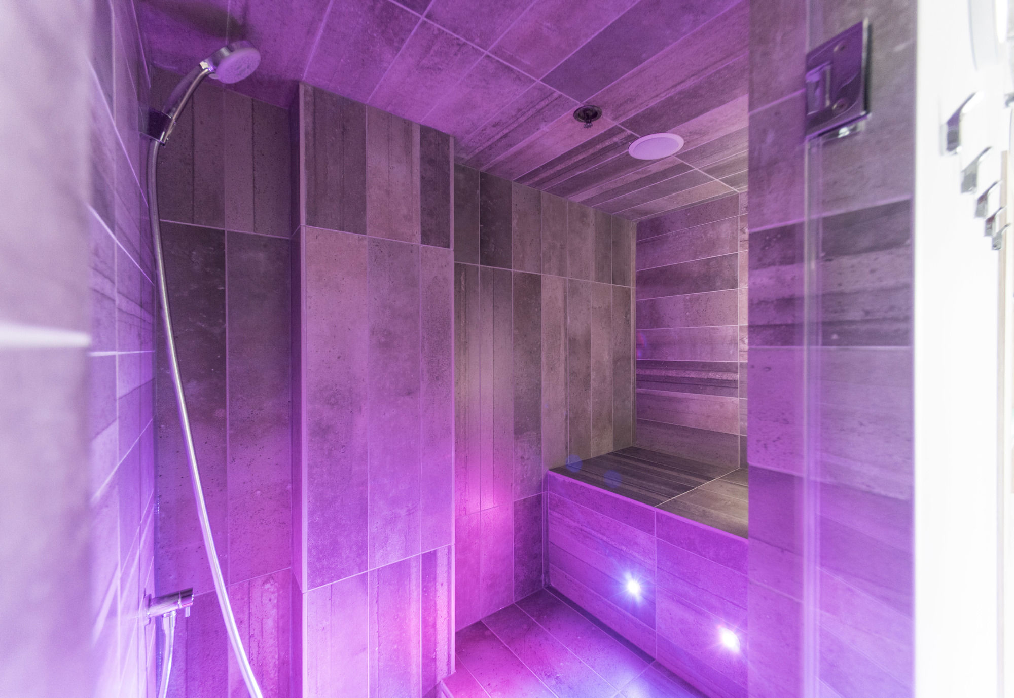 Фото Boxotel Montreal