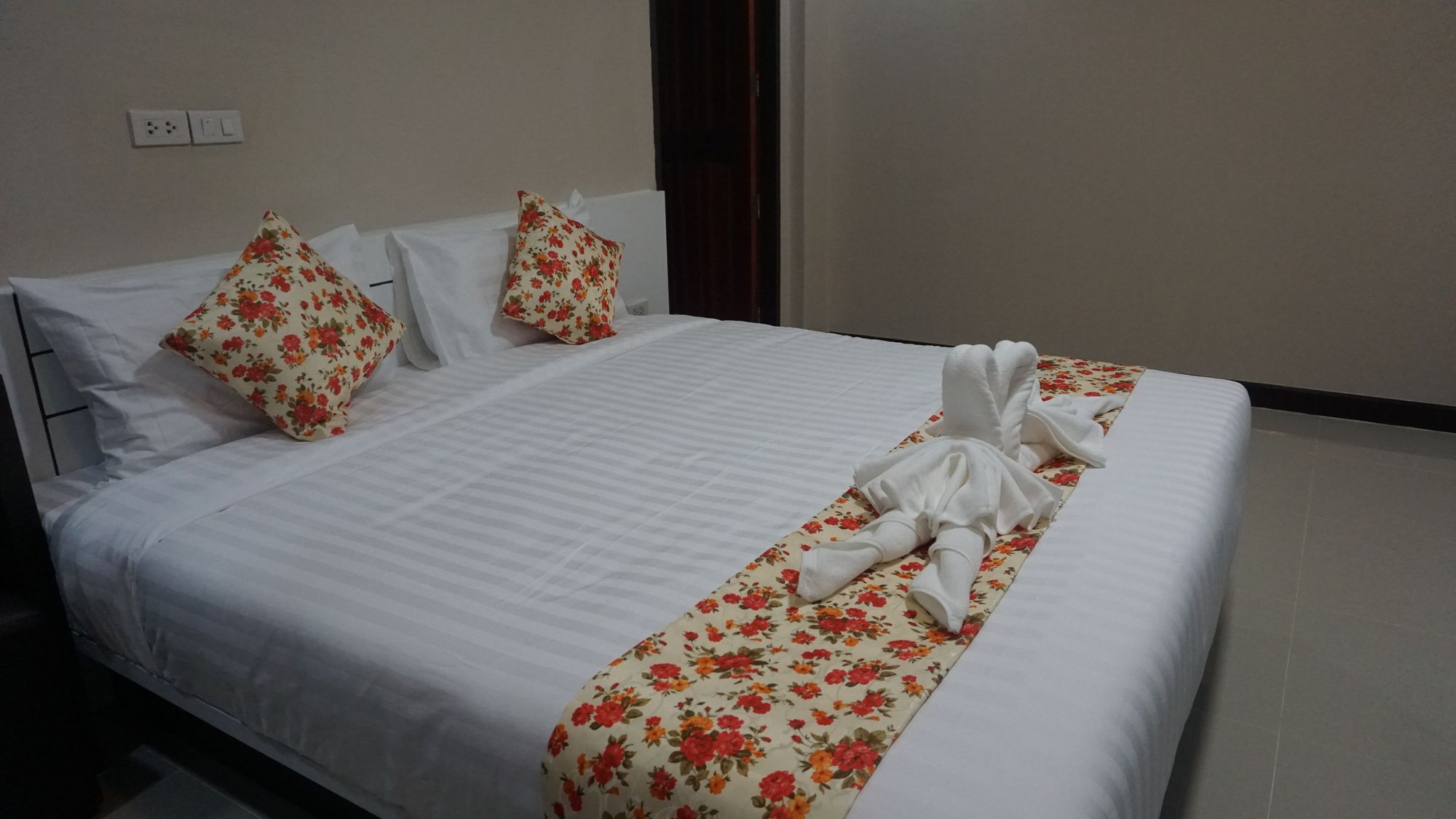 Фото Gold Airport Suites