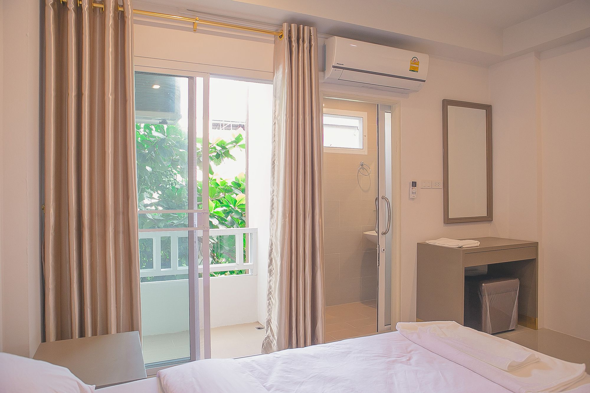 Фото S. E. T Thanmongkol Residence