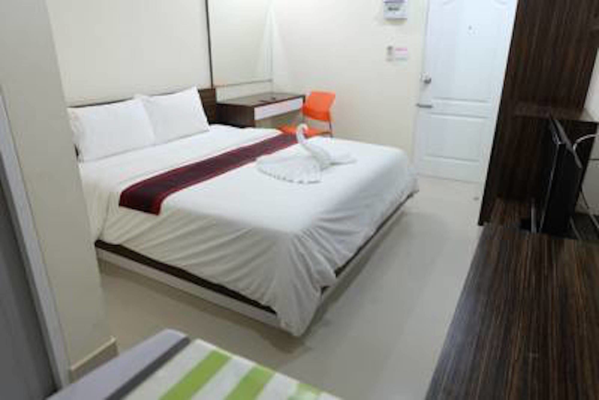Фото Bright Apartment Hat Yai