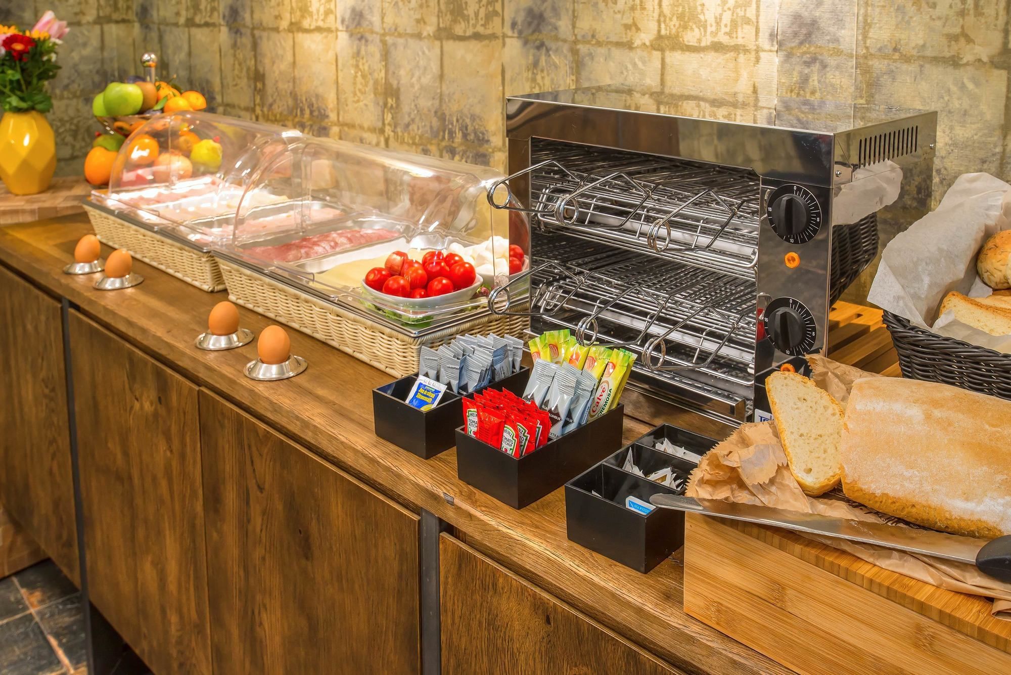 Фото Navona Essence Hotel