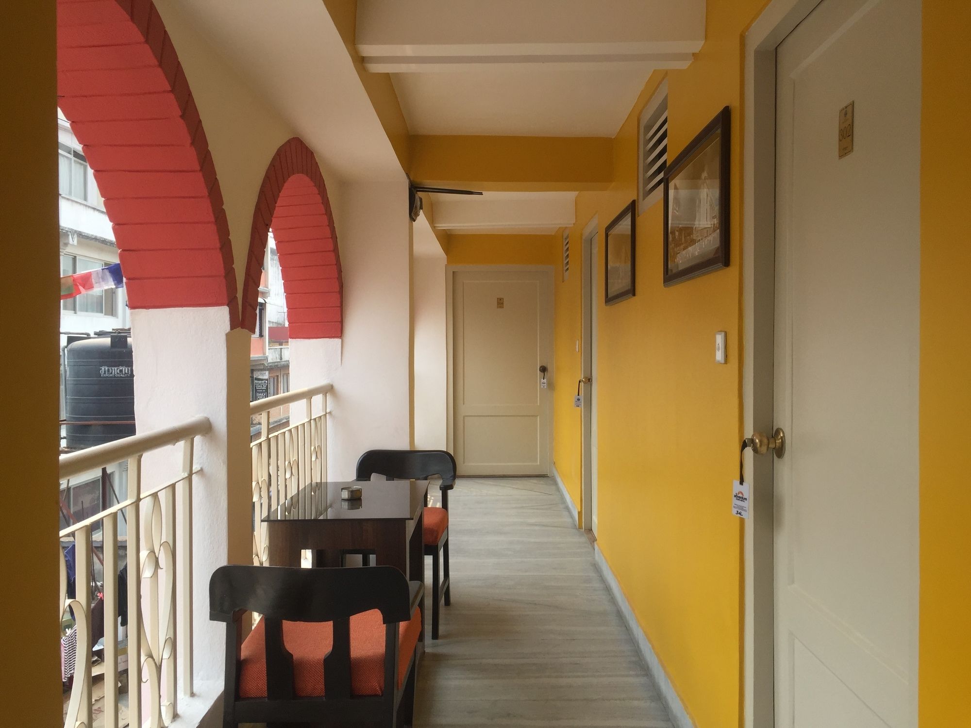 Фото Hotel Himalayan Oasis