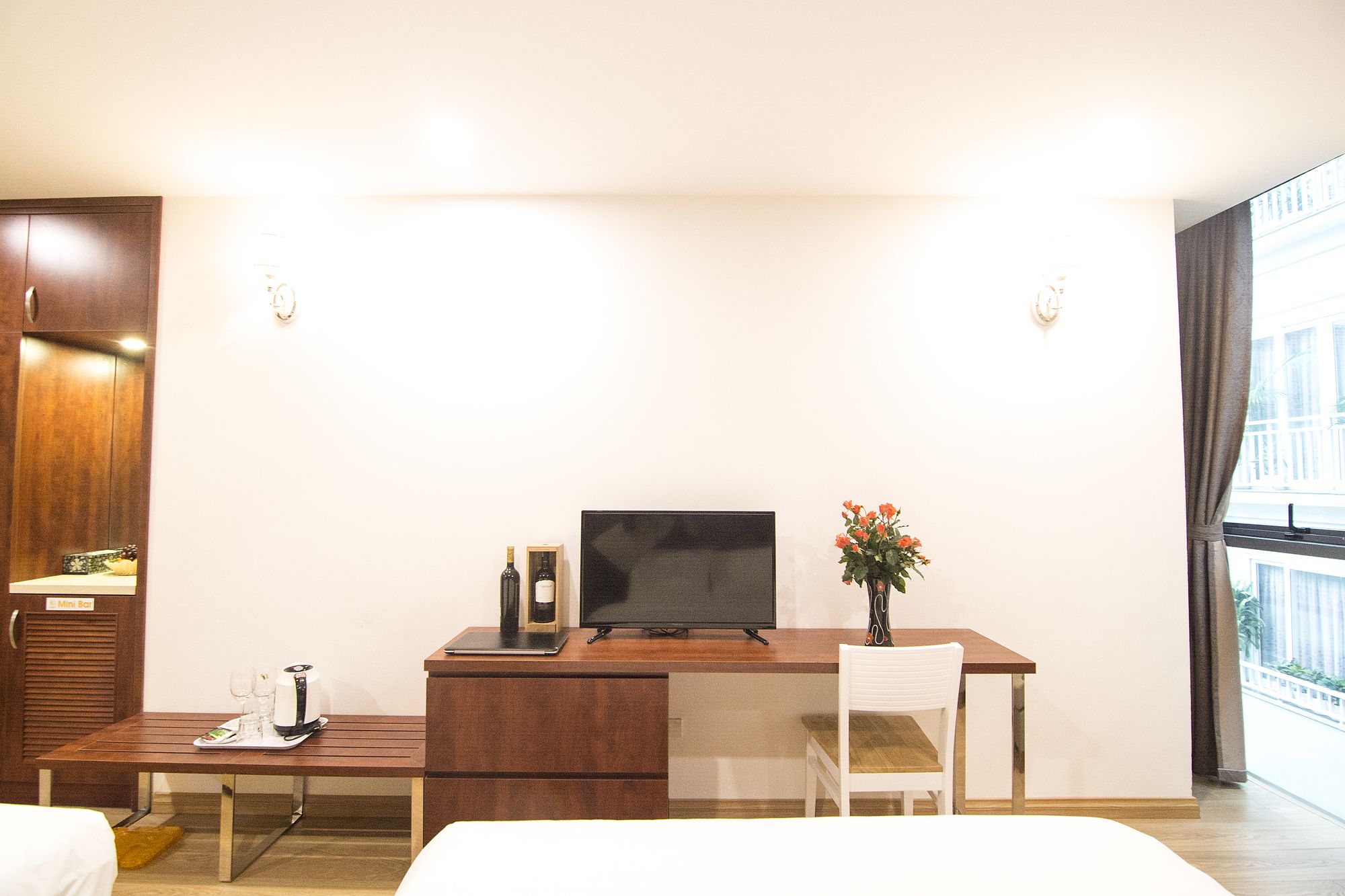 Фото Canary Hotel & Apartment