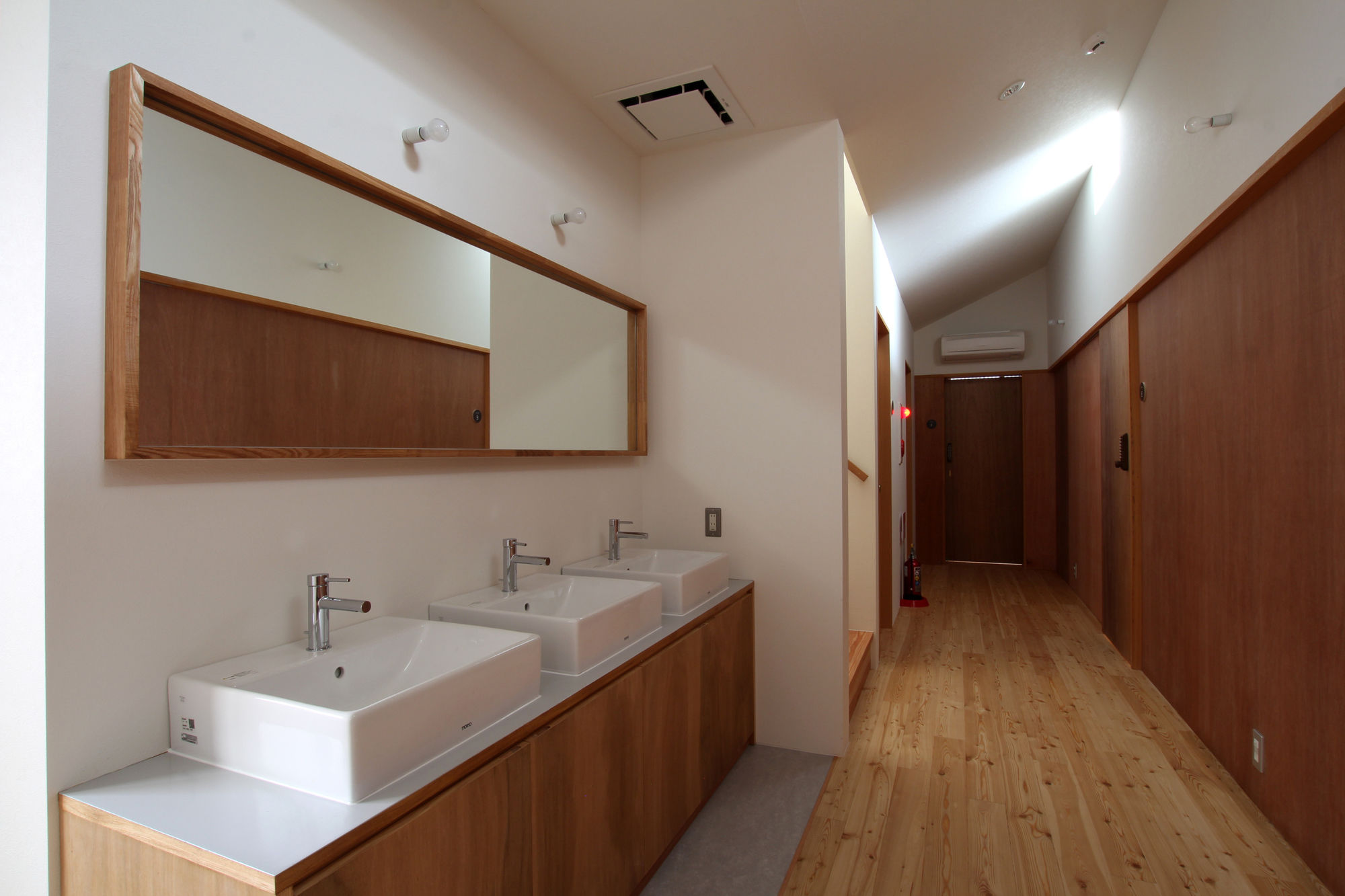 Фото Hostel Mitsuwaya Osaka