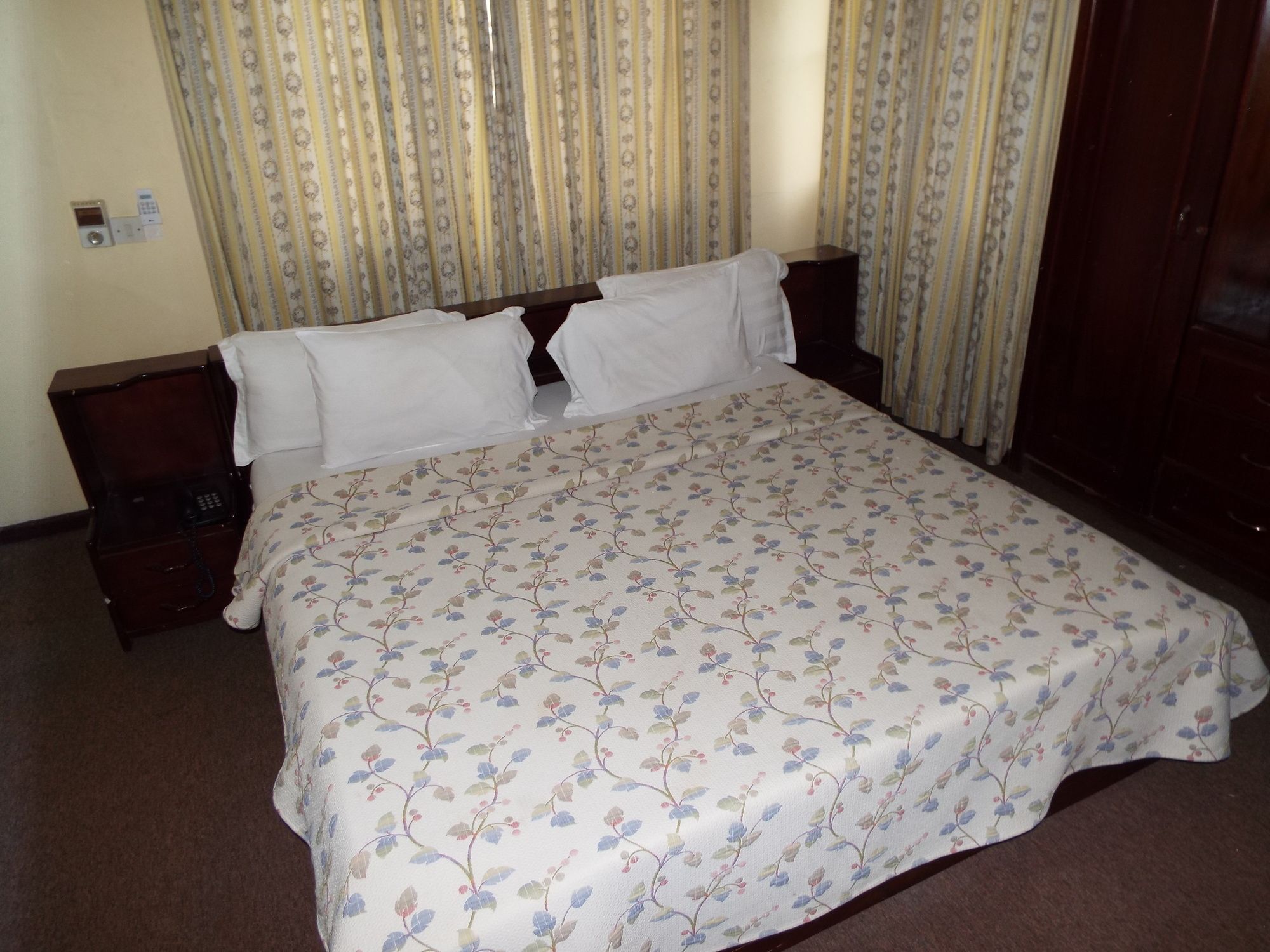 Фото Pekan Hotel