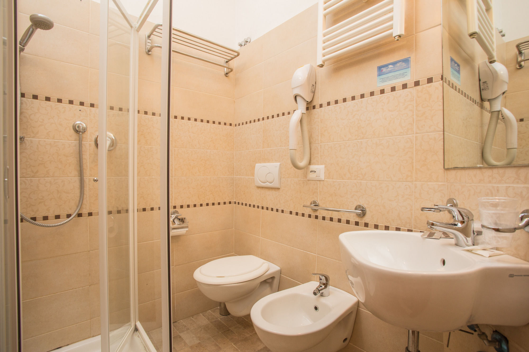 Фото Hotel Butterfly