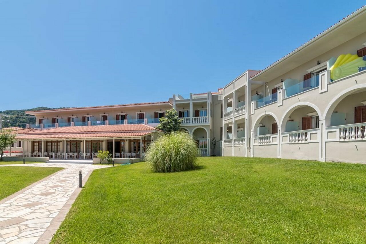 Фото отеля 2