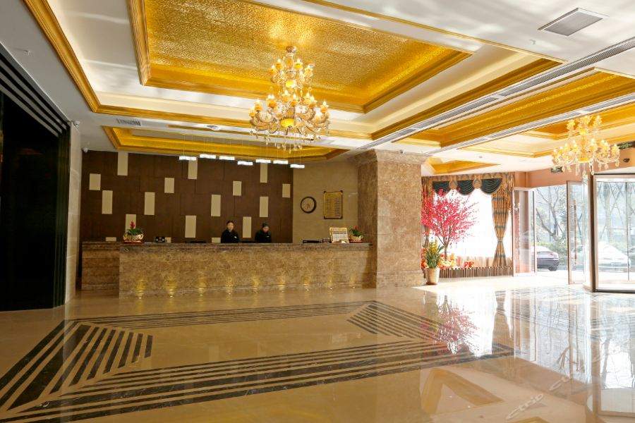 Фото Caifu Holiday Hotel