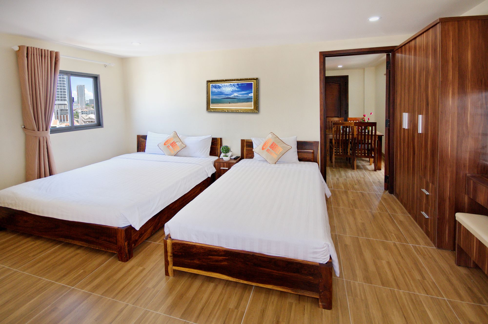 Фото Harvey Hotel & Apartments