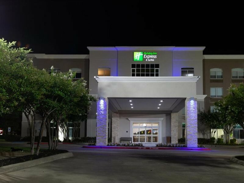 Фото Holiday Inn Express And Suites Arlington North - Stadium Area, an Ihg Hotel