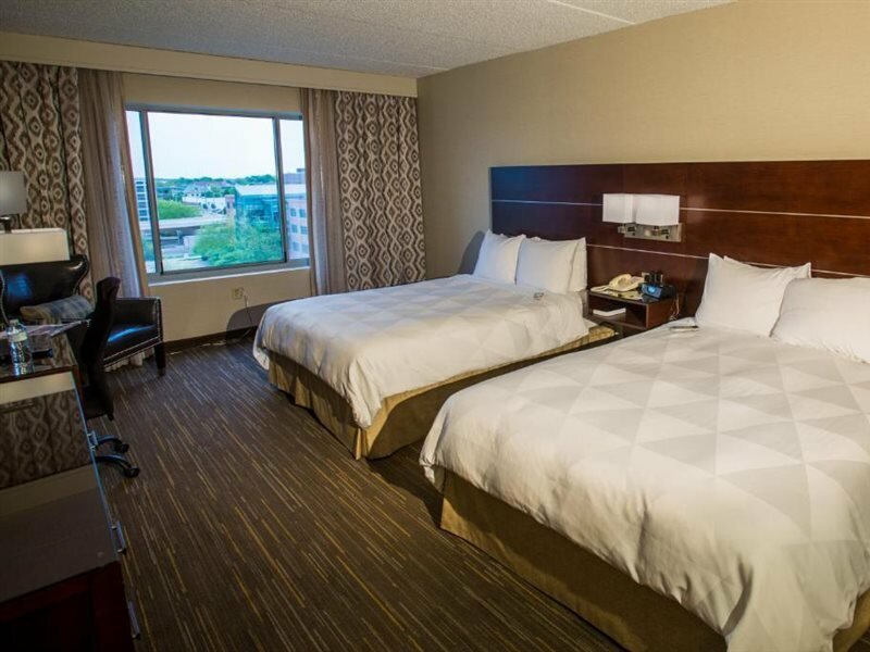 Фото Wyndham Moline on John Deere Commons