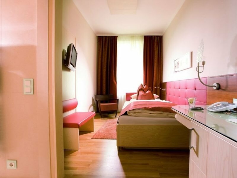 Фото Hotel Pension Baron am Schottentor