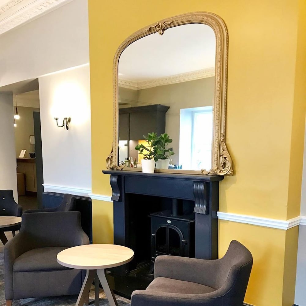 Фото Arnos Manor Hotel