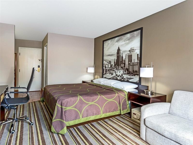 Фото Super 8 by Wyndham Delavan Near Lake Geneva