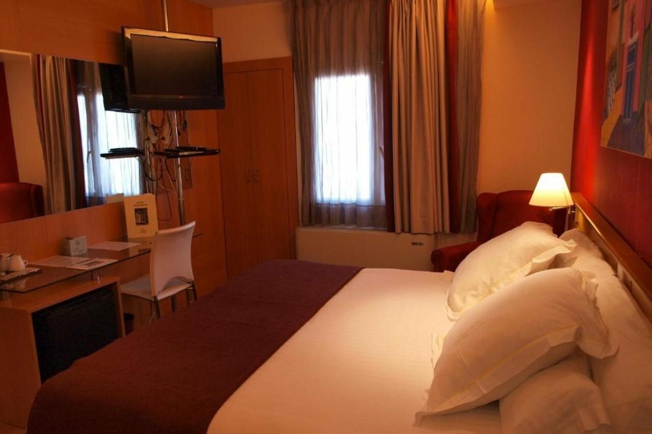 Фото Platjador Hotel