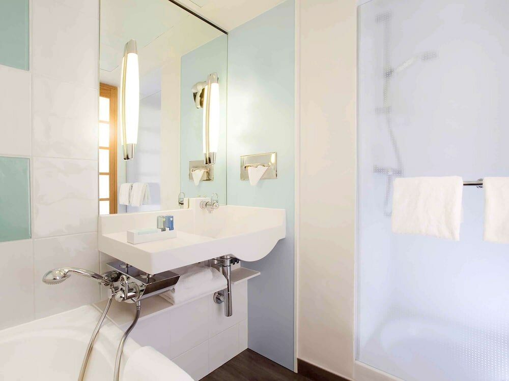 Фото Novotel Paris Suresnes Longchamp