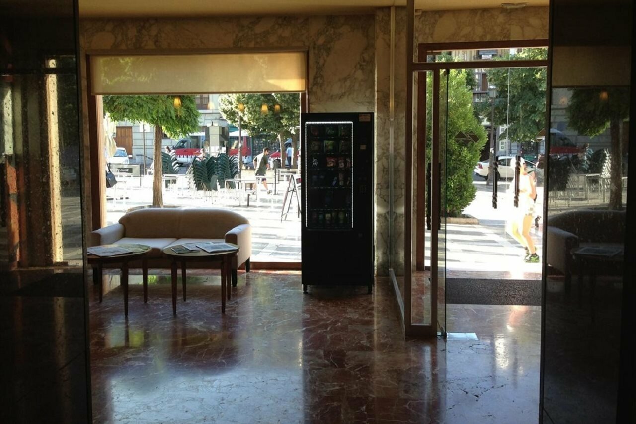 Фото Hotel Macià Plaza