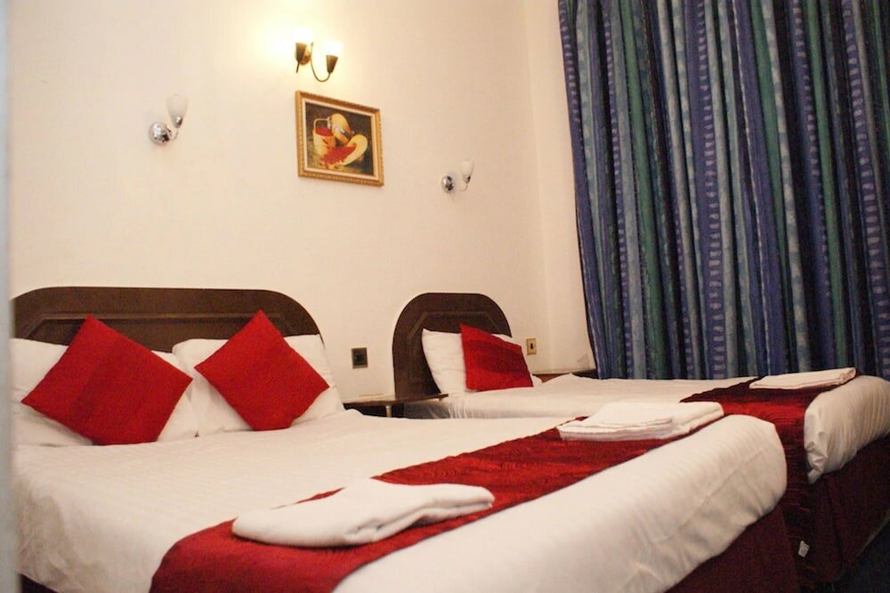 Фото Whiteleaf Hotel