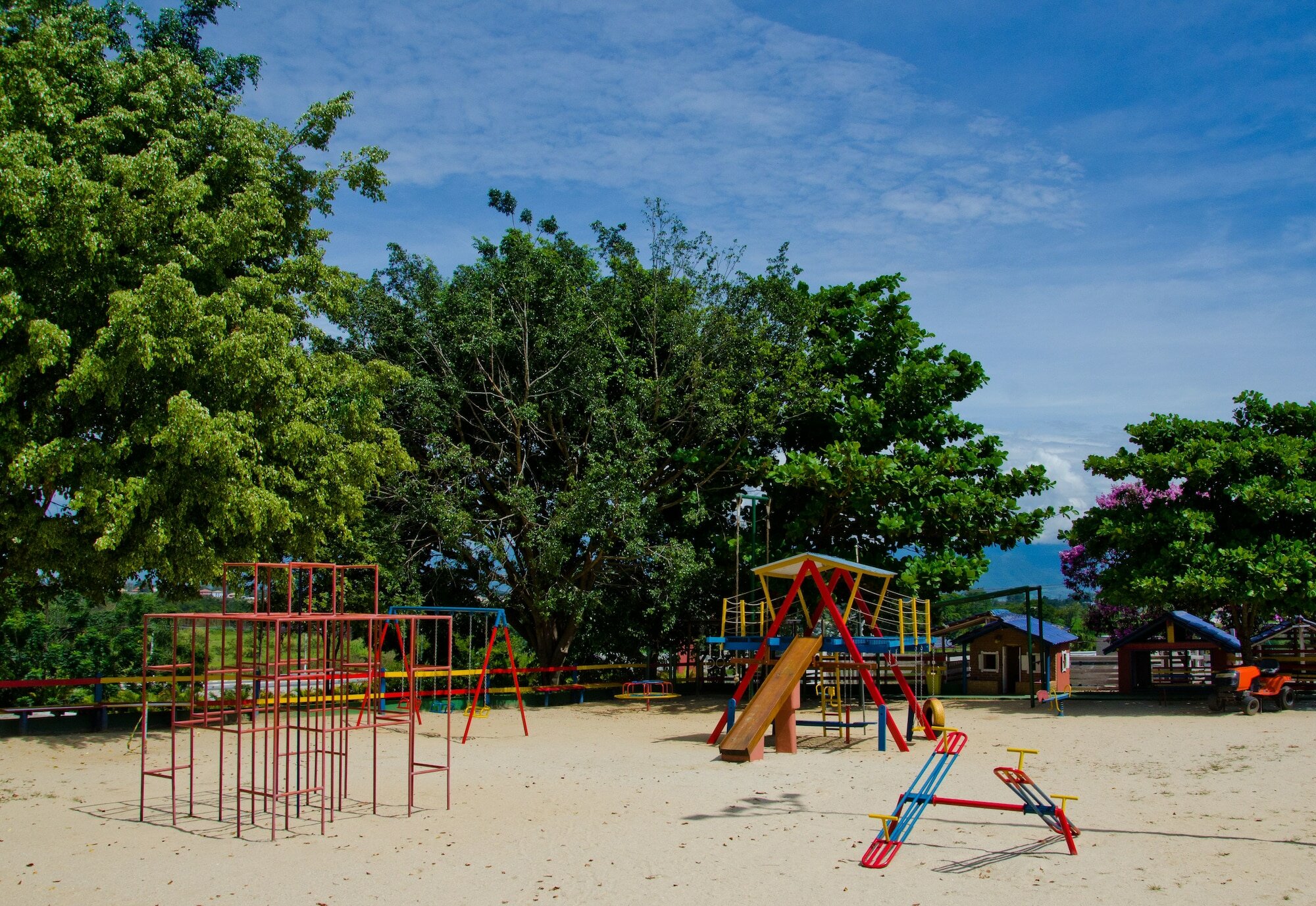 Фото Colonial Plaza Hotel